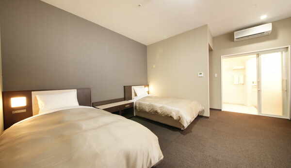 ユニバーサルツイン