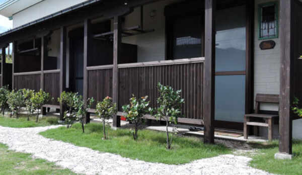 *【宿泊棟】平屋建ての建物に全３室の客室がございます