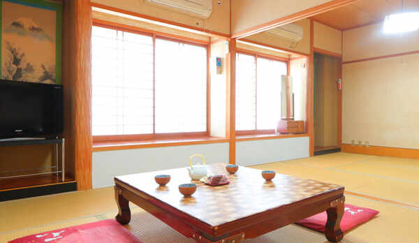 13畳の和室です。ゆったり寛げるお部屋です♪