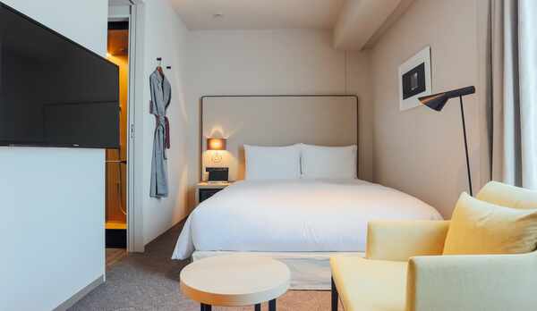 ダブル（18㎡・ベッド幅160㎝）