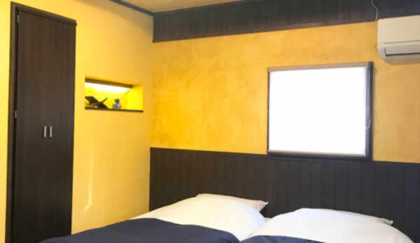 【R-03】広々とした単独ベッドルームが自慢。