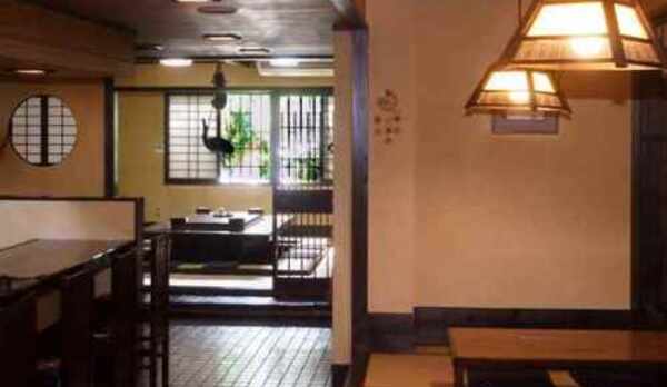 「割烹若竹」お食事処　30席（囲炉裏風のお部屋10席　・カウンター席8席・　3テーブル12席　