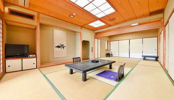 *【おまかせ和室（バス・トイレ付/無線LAN）】グループやご家族にオススメ☆2間続きの和室。