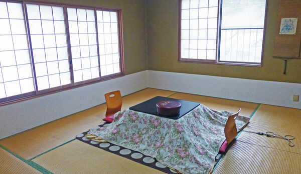 *客室一例（冬）おばあちゃんの家に帰ってきたような、ほっと寛げる客室です。