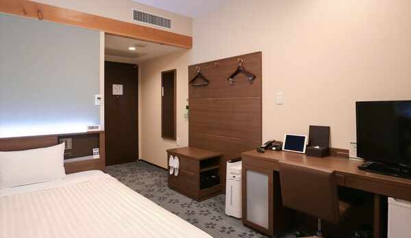 【ダブル】15.0平米 / ベッド幅140cm