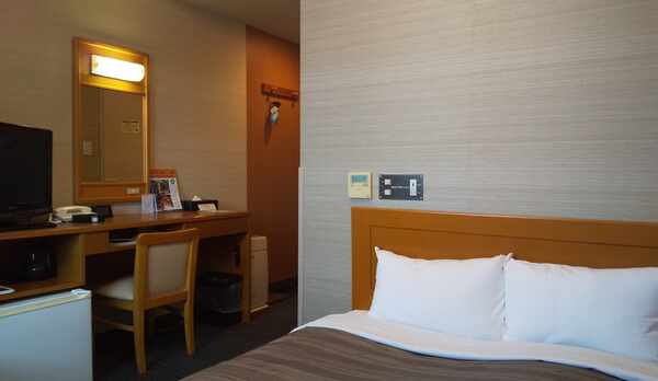 セミダブル　　ベッド幅　１４０㎝&times;２００㎝