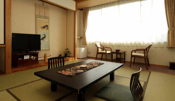 和室8畳（しょうぶ）