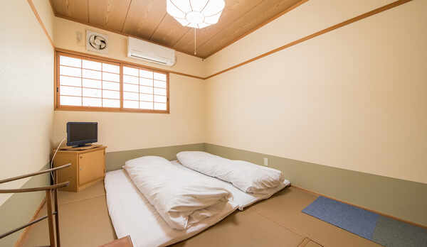 *【部屋(和室6畳)】お1人様で和室好みの方はこちら。大人2名までご宿泊可能です。