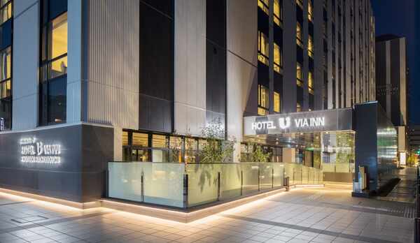 エントランス西側夜景