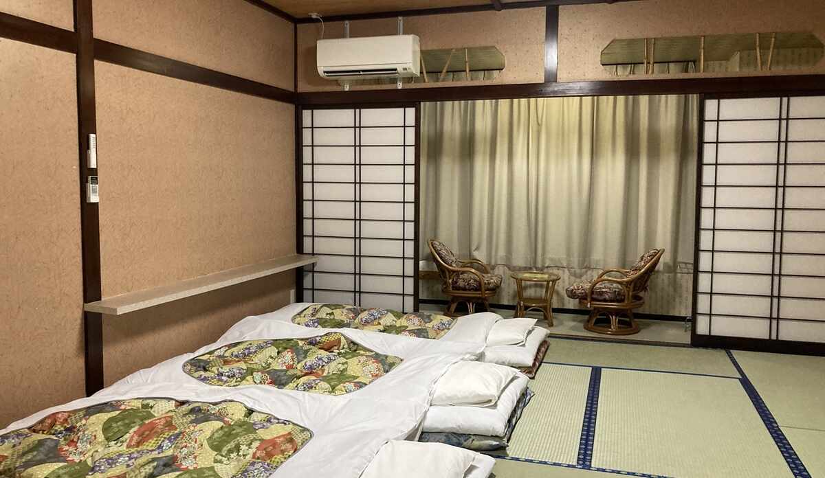 山中温泉の旅館 料金比較・宿泊予約 - 12社から最安値検索【価格