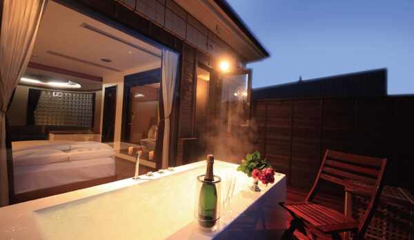 露天ジャグジー付き デラックスキング 201