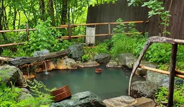 貸切露天風呂（竹庭の湯、石匠の湯）