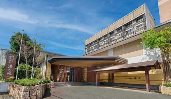 ホテル外観（昼）