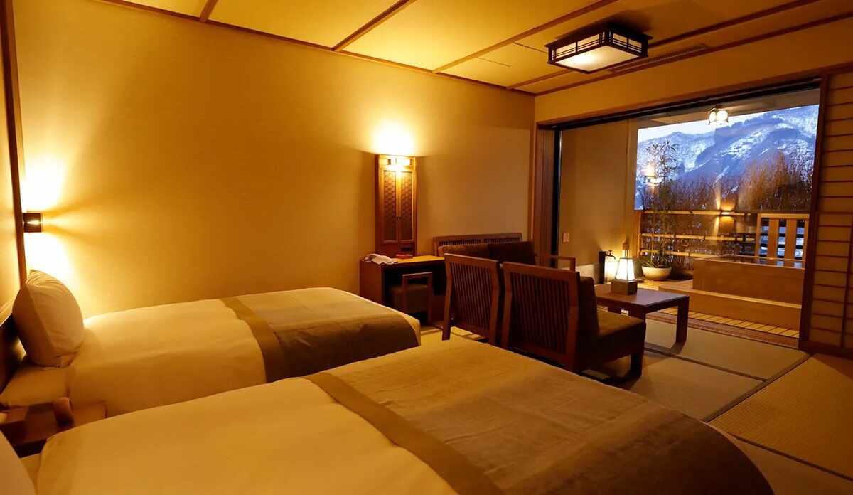 ファミリー向けホテルのコテージ用の厚みのある畳のラテックスマットレスクリスタルベルベットキングサイズの折りたたみ式ダブルマットレス180x200cm パーフェク ホテルラフォーレ那須」の新客室「フォレストコテージ」を子連れで満喫